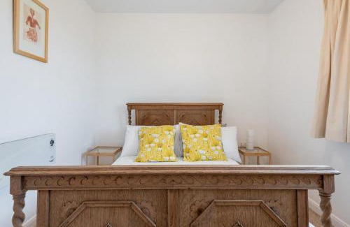 Porthtowan House | Beach House Sea Views 10 min Walk to Beach