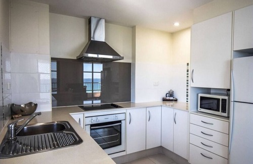 Coolangatta Resort | Beach House Seaside Resort - Short stroll to beach, cafes, shops and restaurants
