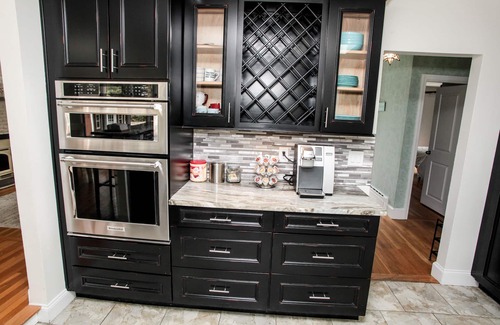 Easton's Point House | Beach house walking distance to Second Beach