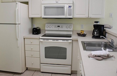 Bostroms Resort | Beach is Calling! 2 Serene Units, Surfing, Pool, Close to Daytona 500 Experience
