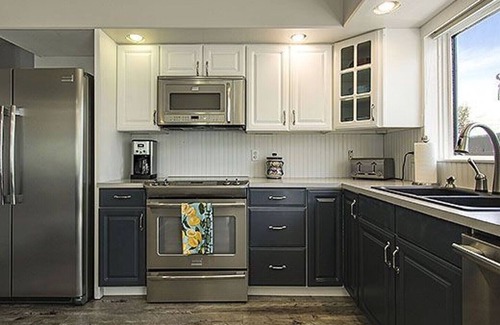 South Central House | beach lakefront escape