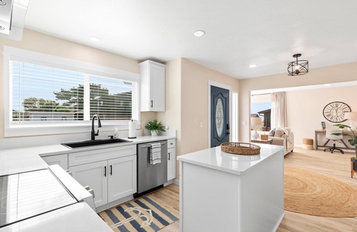 Crescent City House | *Beach * Lighthouse *Sunset Walks *Redwoods