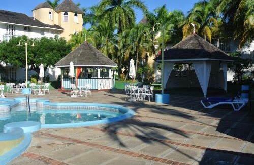 Ocho Rios Apartment | Beach One Bedroom Suite C5
