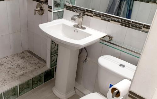 Ocho Rios Apartment | Beach One Bedroom Suite A17