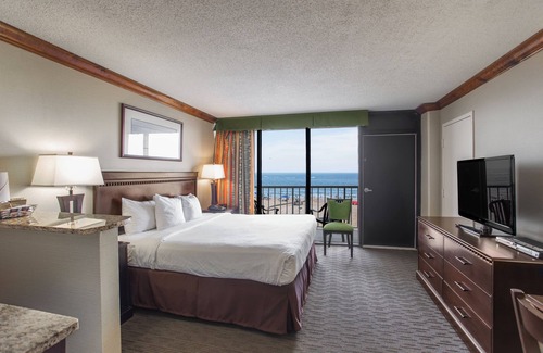 Northeast Virginia Beach Hotel | Beach Quarters Resort