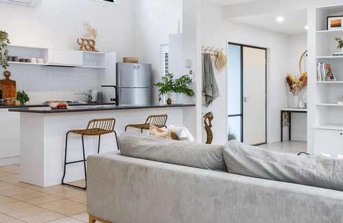 Bellarine Peninsula House | Beach Relax - Ocean Grove -Surf, Cafes, Wineries, Bars, NEW cozy Gas Fireplace!