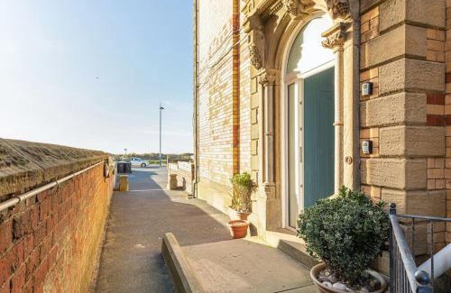 Lytham St. Anne's Apartment | Beach Retreat