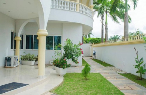 Littoral Department Apartment | Beach Sand Hotel & Resort, Cotonou Standard King Room 7