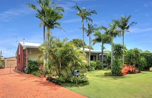 Bargara House | Beach Shack in Central Bargara