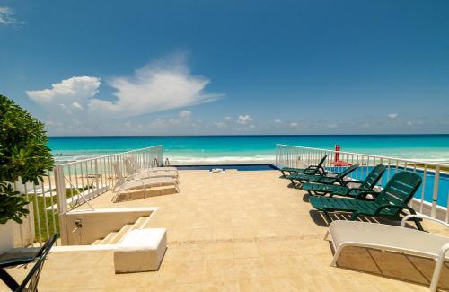 Zona Hotelera Apartment | Beach Shore Villa - Private Pool and beac access