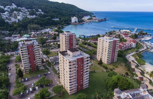Ocho Rios Apartment | Beach Shores at Turtle Tower