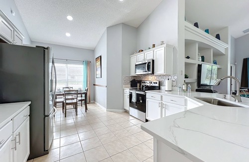 Four Corners House | Beach Theme Vacation Pool Spa Home Mins to Disney