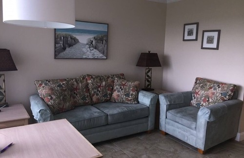 Beau Jeans Of Melbourne Beach Resort | Beach Time Retreat: Enjoy the Comforts of Coastal Living