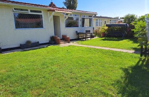 Grimsby Ski Chalet | Beach & Tonic beachside chalet