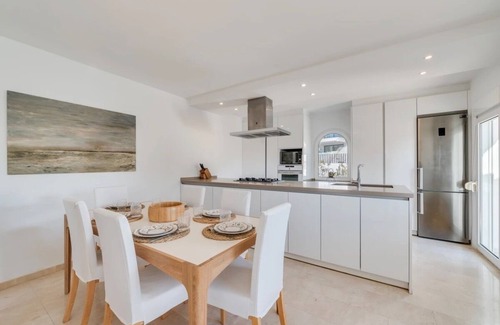 Urbanizacion Pinos Verdes Villa | Beach Villa Marbella close to beach in exclusive area beautiful garden & pool
