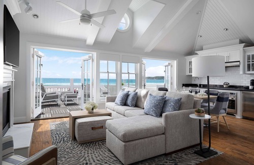 Coronado Resort | Beach Village at The Del, LXR Hotels & Resorts
