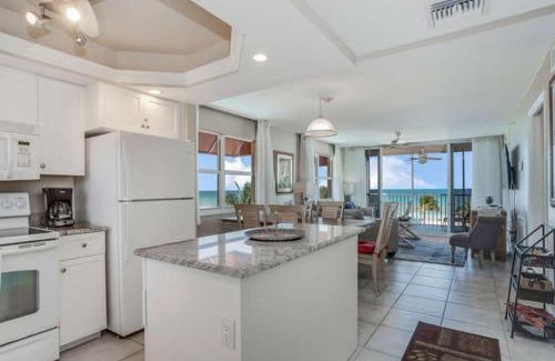 Fort Myers Beach Apartment | Beach Villas # 201 - BOGO24 condo