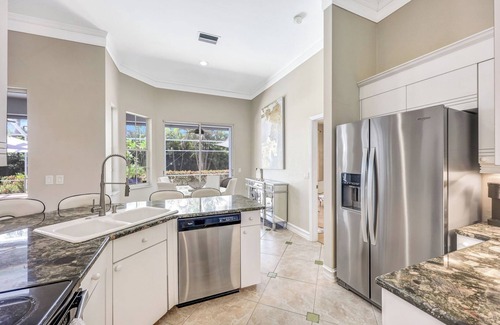 Naples Park Villa | Beach Walk Villa: Salt Pool & Steps to Mercato Dining!