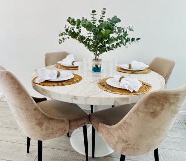 Bayou Oaks Apartment | Beach, Work & Relax I Sarasota Gem I Monthly Disc