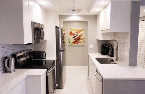 Longboat Key Condo | Beachcomber unit 305