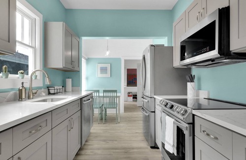 Palm Harbor House | Beaches, Downtown, Breweries, Trail, Gameroom, Bikes, Kayaks & Fully Renovated!