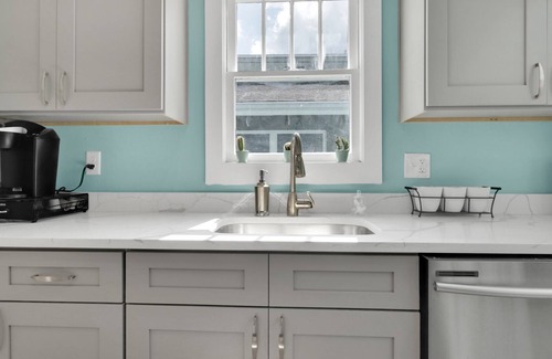 Palm Harbor House | Beaches, Downtown, Breweries, Trail, Gameroom, Bikes, Kayaks & Fully Renovated!