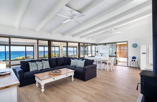 Peppermint Grove Beach House | Beachfront Mansion by Peppy Beach Retreats®