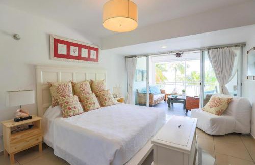 Juan Dolio - El Pueblo Apartment | Beachfront 4beds Jacuzzi Privacy Full Kitchen