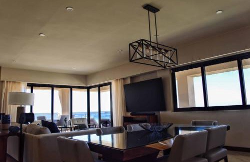 Los Cabos Apartment | Beachfront 2 Bdrm Condo in Exclusive Diamante Golf