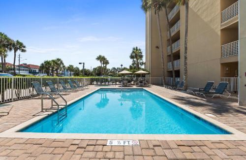 Crystal Beach House | Beachfront~2 King Suites~Sunset Balcony~Family Resort w/Pool