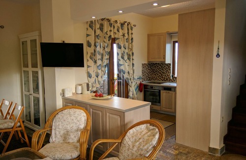 Aristotelis Villa | Beachfront 4BR - Ammouliani Island
