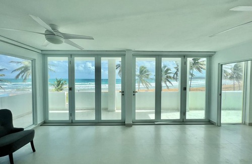 Vilomar House | Beachfront 5br/4ba house w/roof top terrace & Swimming Pool