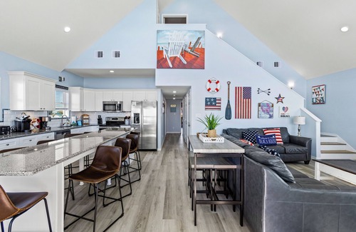 Gilchrist House | Beachfront 5BR | Hot Tub, Game Room & Lift