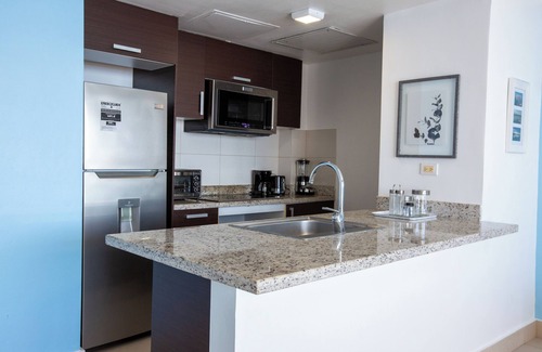 Juan Dolio - El Pueblo Apartment | Beachfront| 9thFloor|Priv.Parking|Full Kitchen