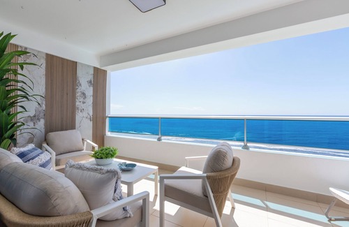 Juan Dolio - El Pueblo Apartment | Beachfront| 9thFloor|Priv.Parking|Full Kitchen