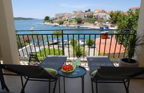 Zaboric Apartment | Beachfront Apartment Nikol