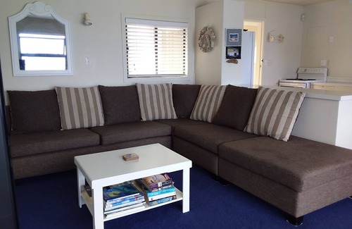 Coromandel House | Beachfront Bliss - Safe Swimming-Boat Ramp-Weber BBQ. 6.5kms Coromandel Township