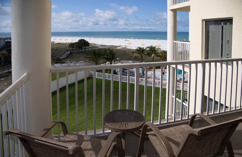 Capri Isle Condo | Beachfront Condo: 2 Pools & Balcony