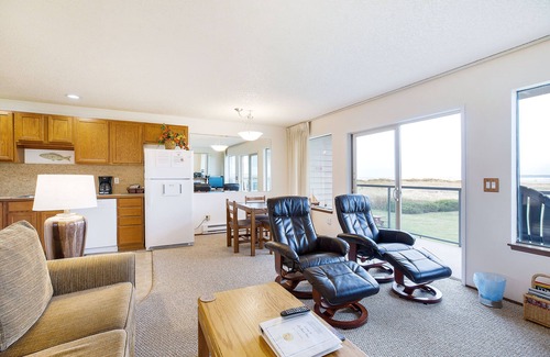 Moclips Condo | Beachfront Condo on the Pacific Ocean