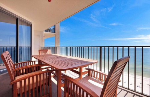 Orange Beach East House | Beachfront Condo w/View & Pool, Sleeps 8