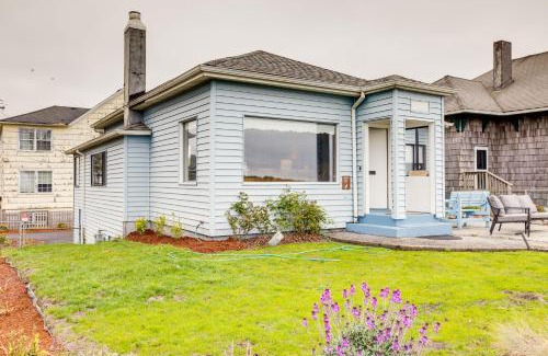 Seaside House | Beachfront Cottage on Seaside Promenade with Hot Tub