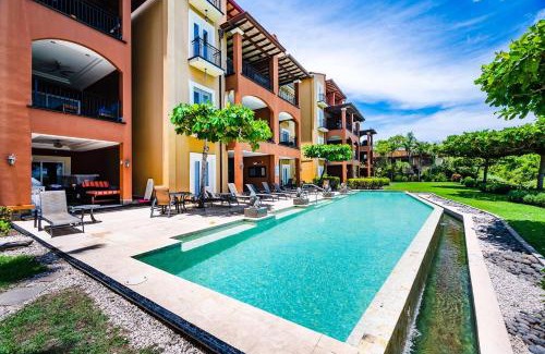 Playa Langosta Apartment | Beachfront Easy Beach Access, Security & Cameras