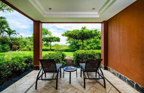 Playa Langosta Apartment | Beachfront Easy Beach Access, Security & Cameras