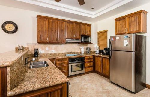 Playa Langosta Apartment | Beachfront Easy Beach Access, Security & Cameras