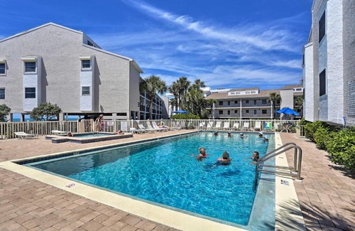 Englewood Apartment | Beachfront Englewood Condo with Community Pool!
