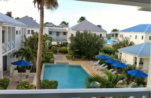 Shoal Bay Apartment | Beachfront Hotel! Spacious 2 Bedroom with Fully-equipped Kitchen & Balcony!