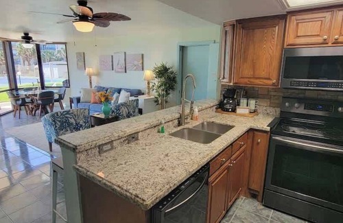 South Padre Island Condo | Beachfront Hotspot - New Furnishings - Pool - 1st Floor