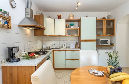 Molat House | Beachfront Holiday House Zita