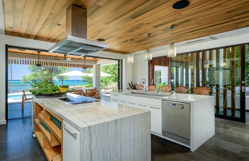 Puako House | BEACHFRONT HOME 2 acres, Pool, Tennis, Volleyball. Like your own private resort!