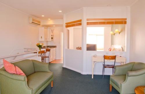 Napier Hotel | Beachfront Motel